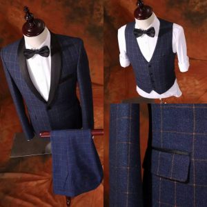 Lovely Tux For the Triangle shaped groom